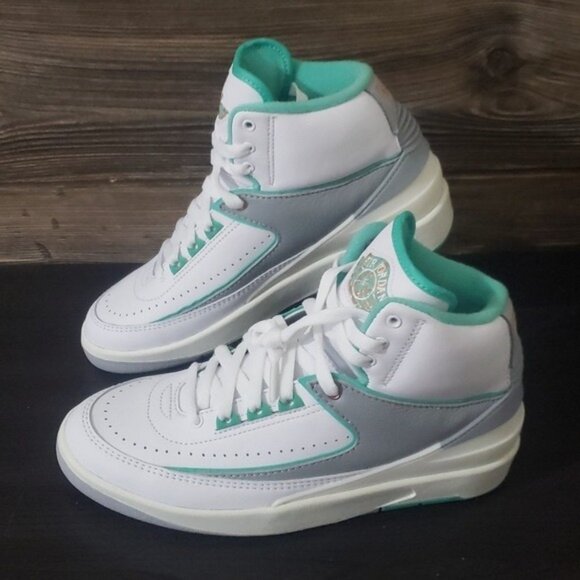 New Nike Air Jordan 2 Retro White Mid Top Womens Sneakers Size 7 Crystal Mint - Picture 2 of 9